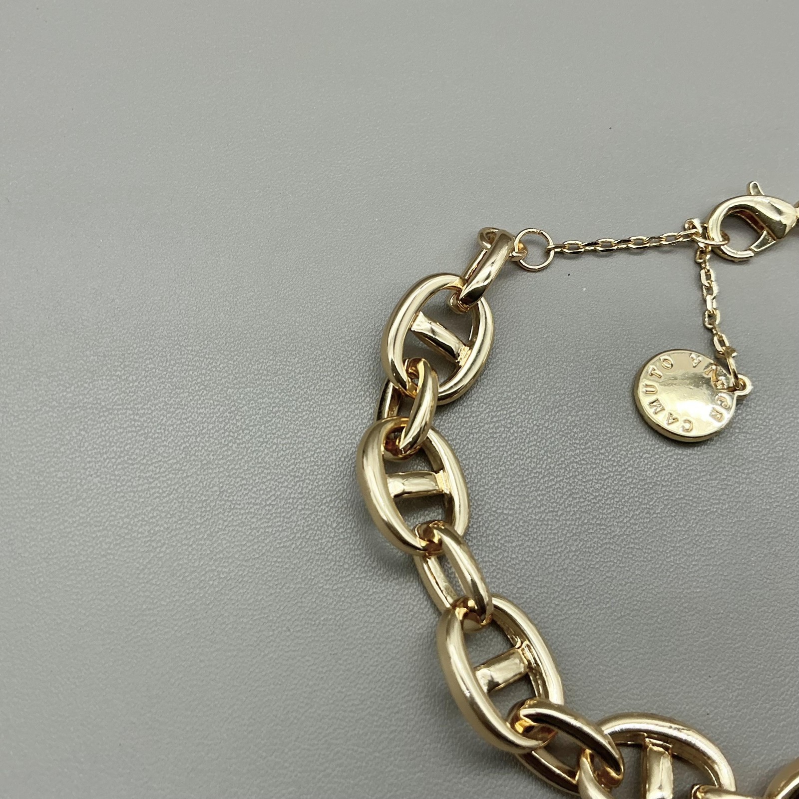 Vince Camuto Bracelet Gold Tone Chain Link Womens Logo Charm Lobster Clasp 8″