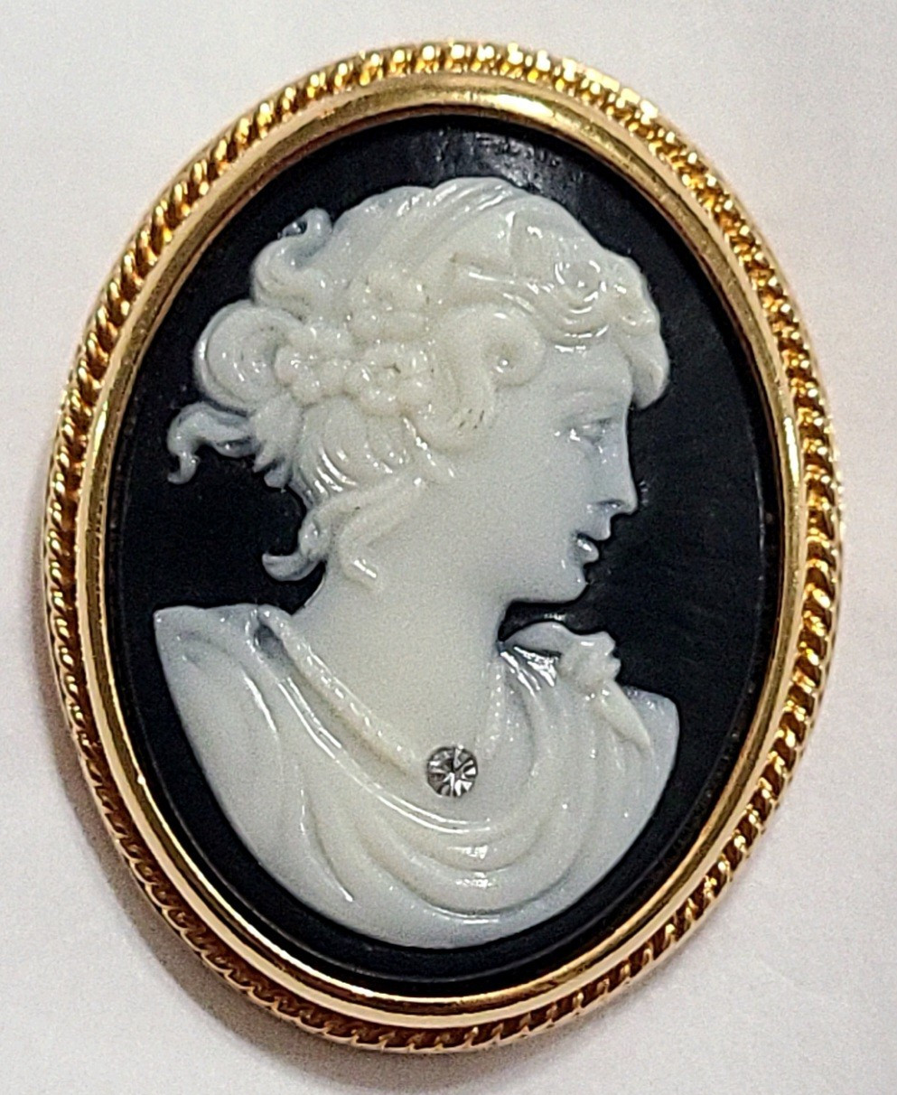Avon Signed Vintage Cameo Brooch/Pendant With Black Background And Gold Tone