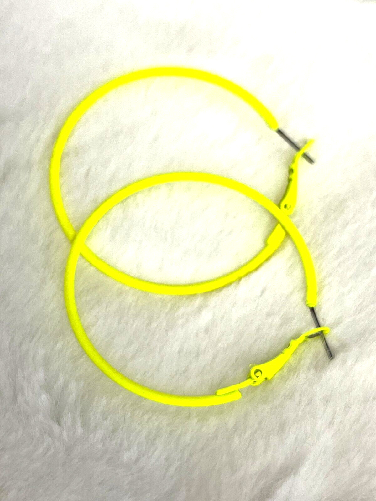FUN NEW PAIR WOMEN’S HOOP EARRINGS 45MM BRIGHT YELLOW