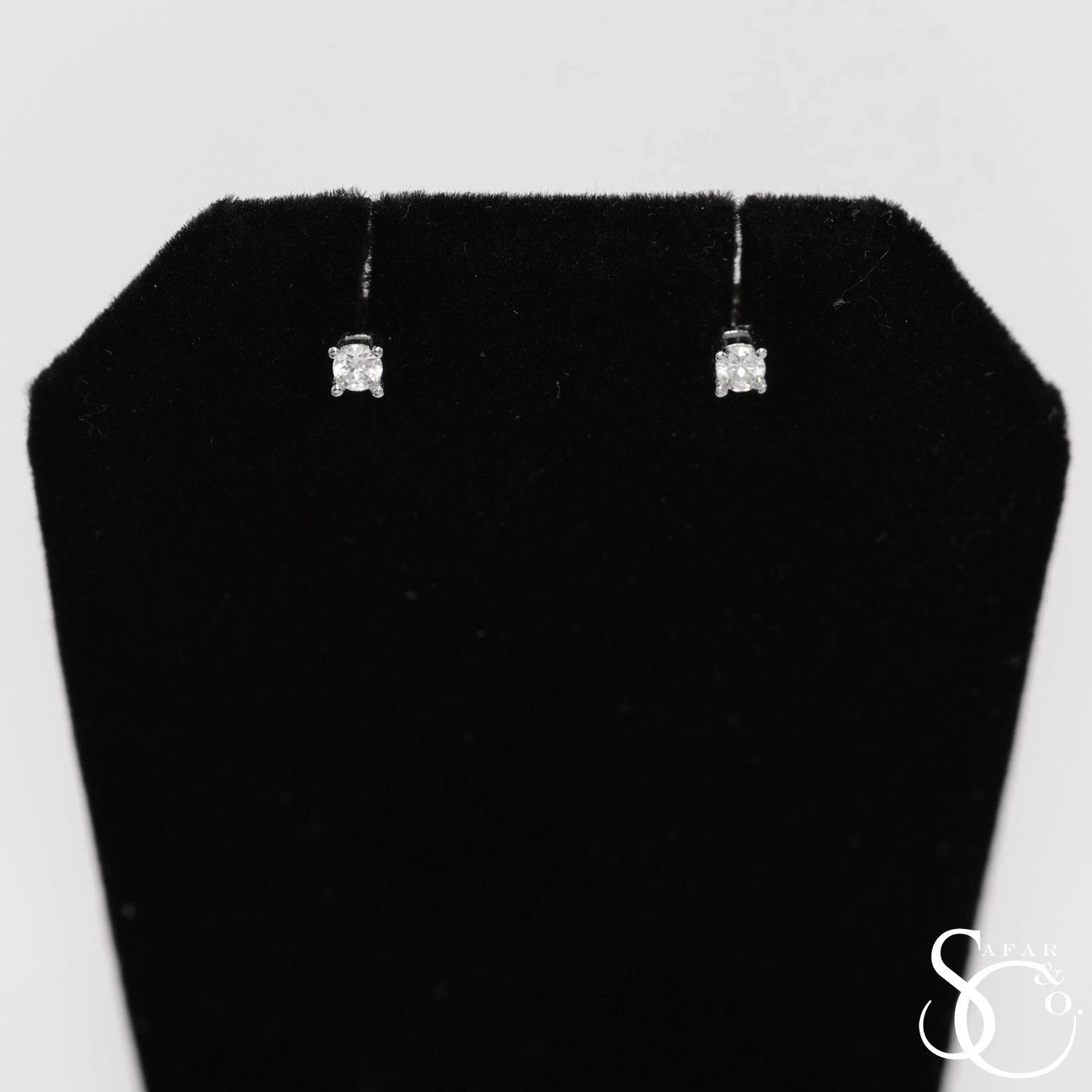 925 Sterling Silver Round 4-Prong Stud Earrings