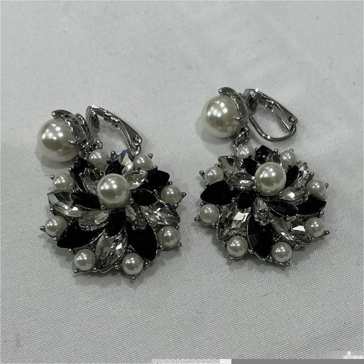 Silver Tone Blue Crystal Rhinestone Cluster Clip-On Earrings with Pearl Accent