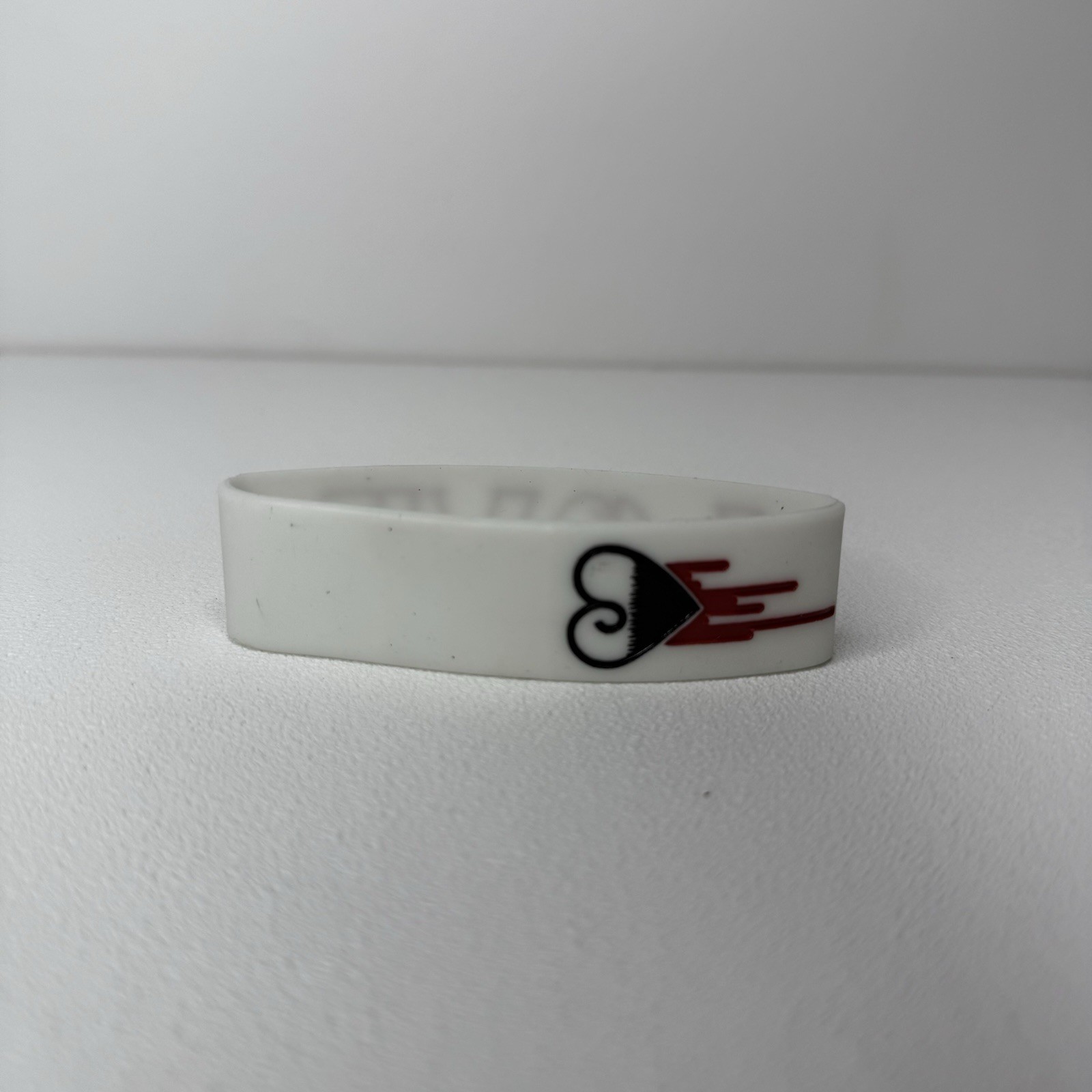 Radbandz LOVE Hot Topic Silicone Wristband Bracelet White Red Size Large