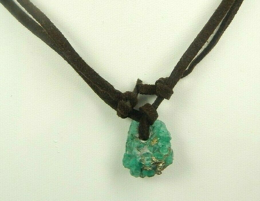 Colombian Emerald Rock with crystals 15.00 Cts Mineral Beryl Cow Leather Muzo Mi