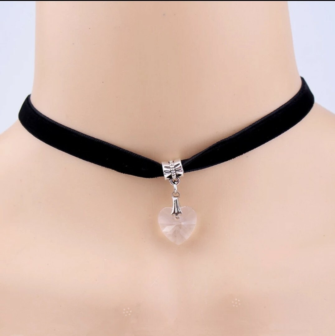 Black Velvet Choker w/ Crystal Clear Heart Pendant Gothic Punk Necklace 85-1
