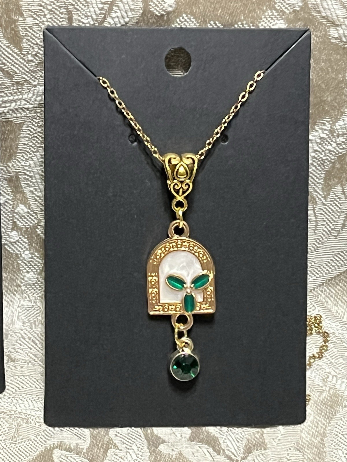 Retro Floral Gem Enamel Pendant Gold 18” Necklace Bohemian Floral Novelty