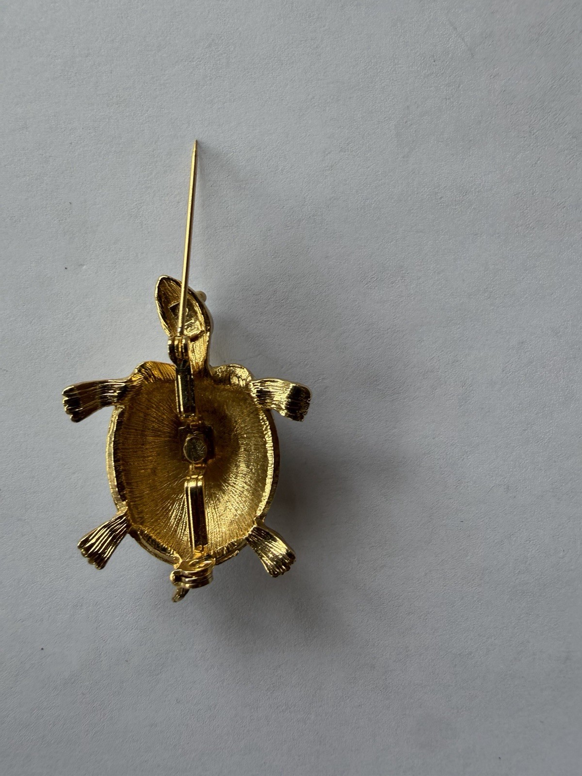 Signed JJ Jonette White Enamel Turtle Tortoise Brooch Pin Gold Tone Vintage