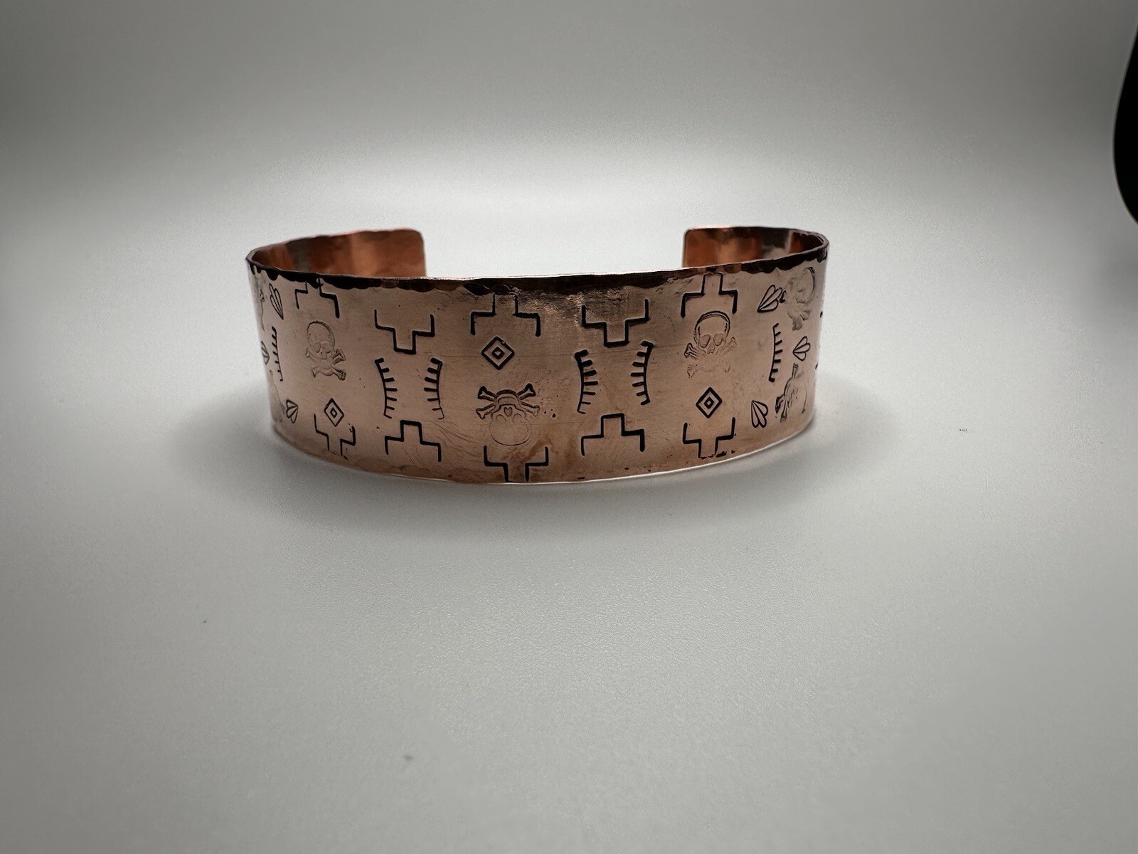 New Solid Copper Skull Hammered Southwestern Style Cuff Signed 2 5/8” X 2cm