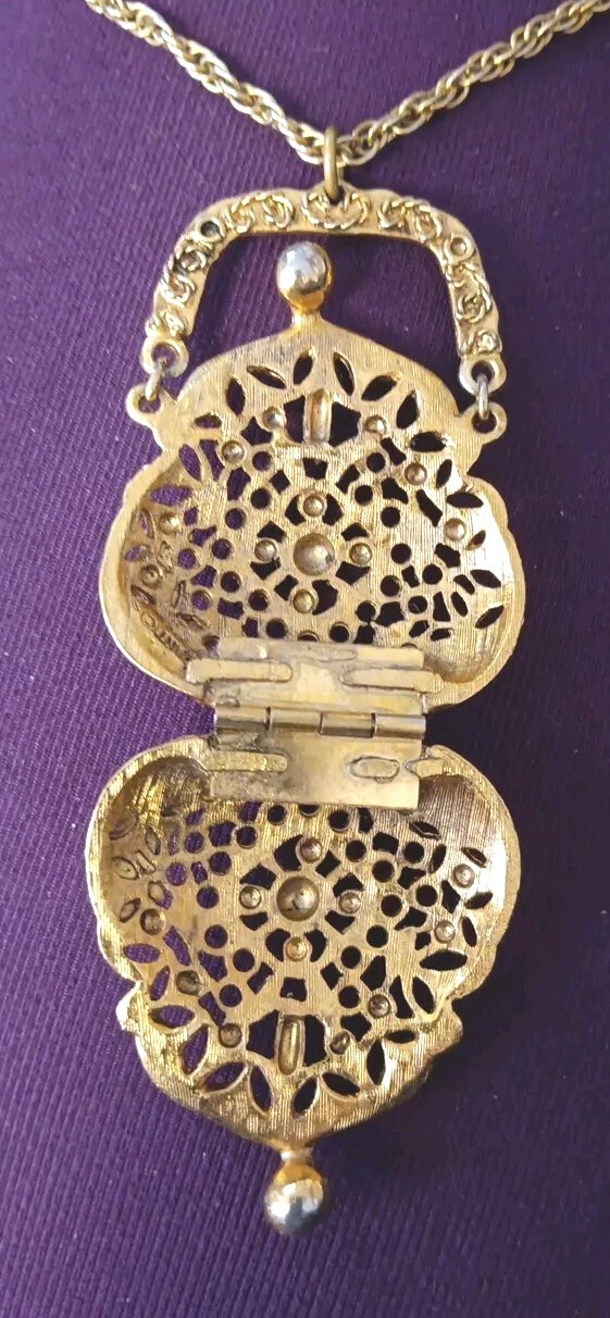 ART Filigree Purse Locket Pendant Sachet Necklace Victorian Style Kiss Lock Vtg