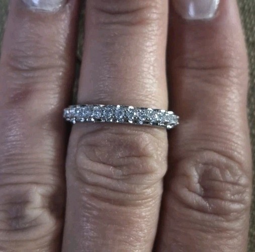 Silver Tone Cz Solitare With Accents And Matching Band Size 7