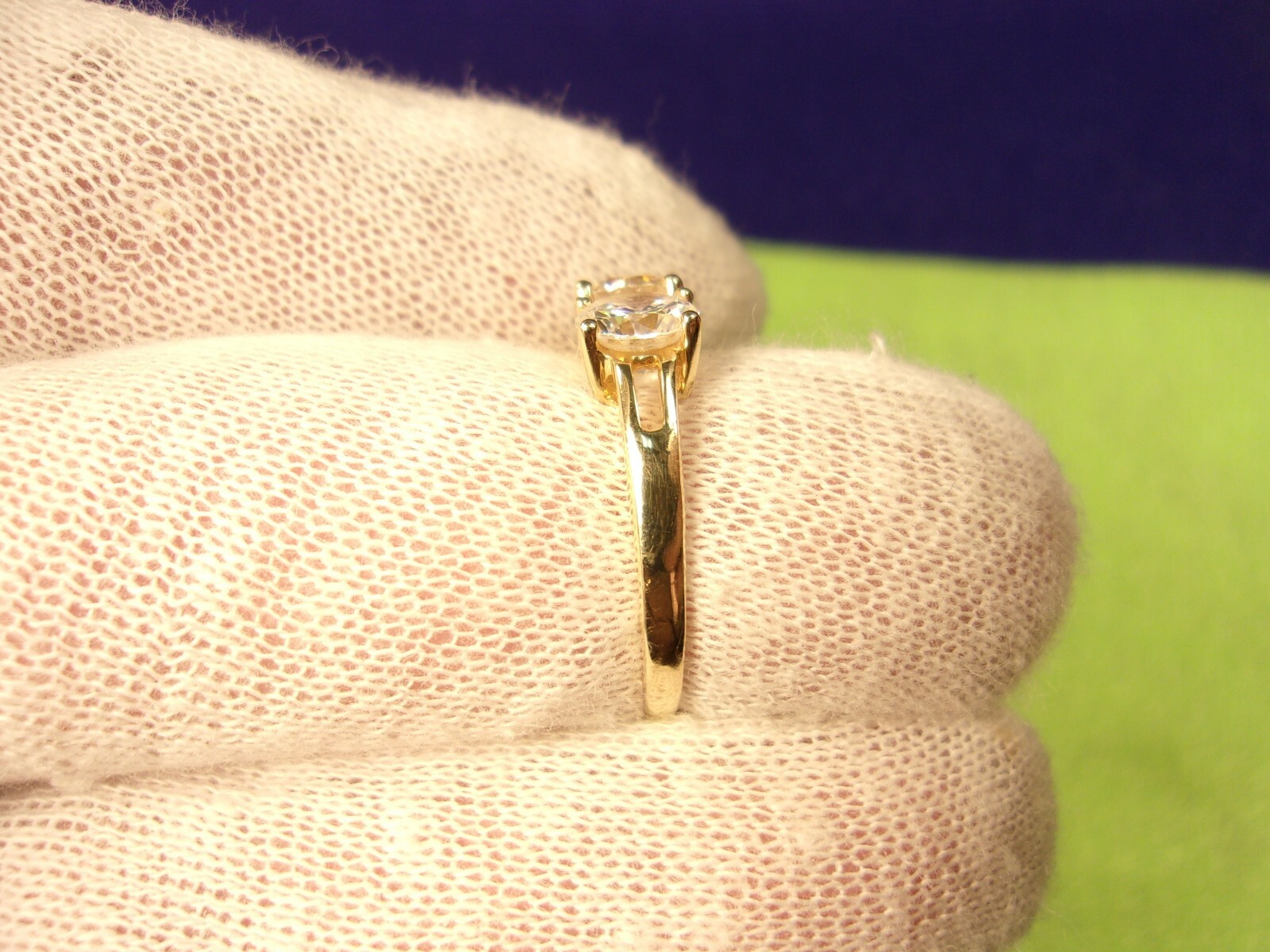 GORGEOUS 14K YELLOW GOLD & 3-STONE WHITE/CLEAR CZ RING, APPROX. 6.5mm DIAMETER