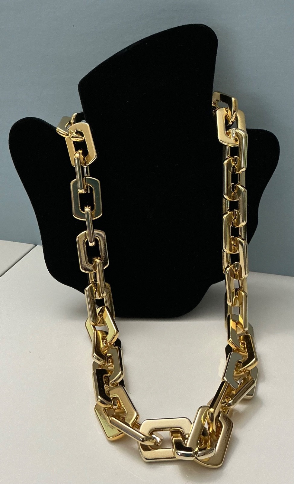 Women’s Lightweight Gold Color Chunky Style Chain Choker Necklace 24” Inches