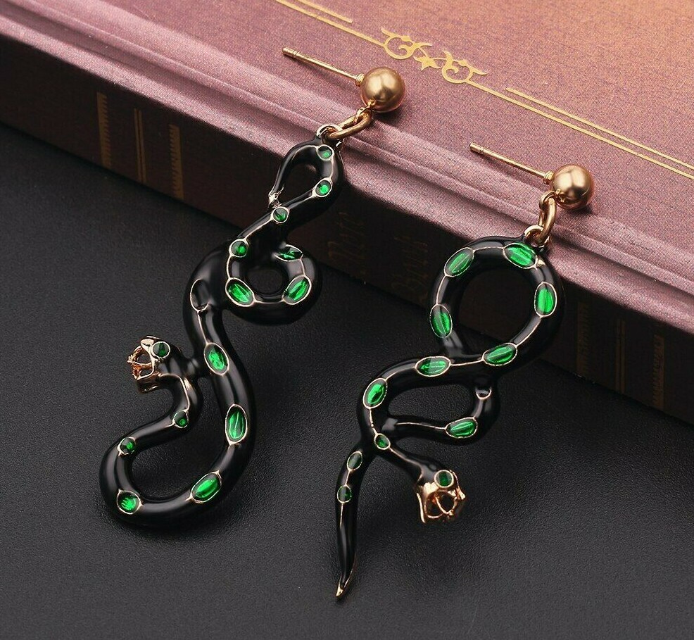 US Seller Betsey Johnson Asymmetric Green Crystal Snake Earrings Fashion Jewelry