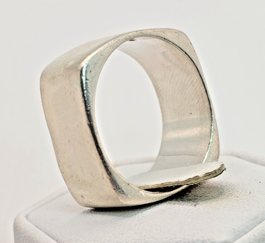 STUNNING .925 Vintage Sterling Silver Square Estate Ring Size 10.75