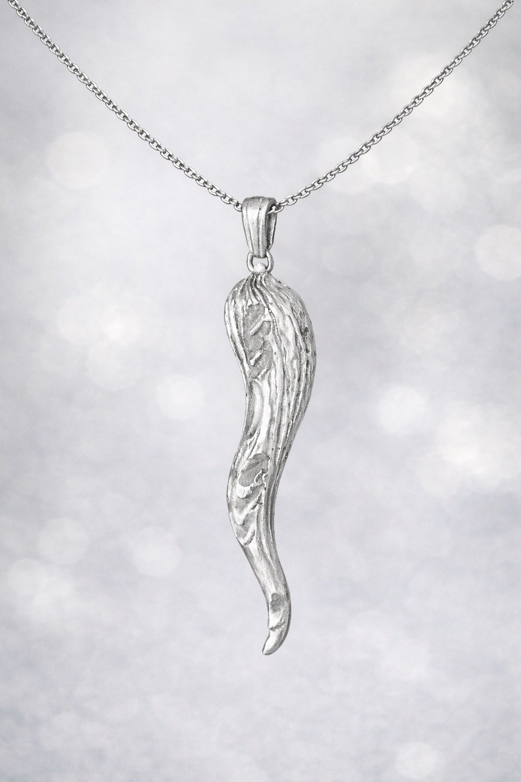 Italian Horn Pendant with 18″ included necklace. 24K. No Nickel! Free Shipping!