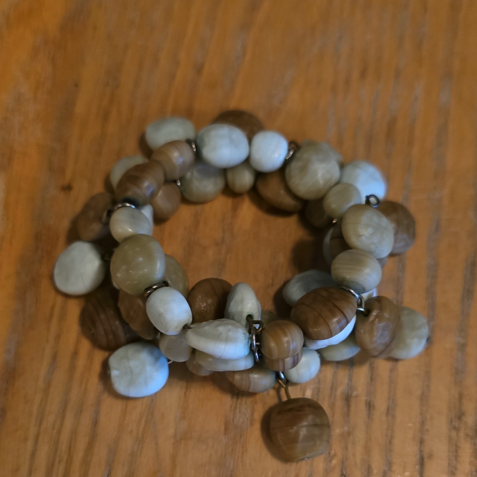 Brown & White Shell Beaded Wrap Bracelet Dangle Charm Round Beads No Stone