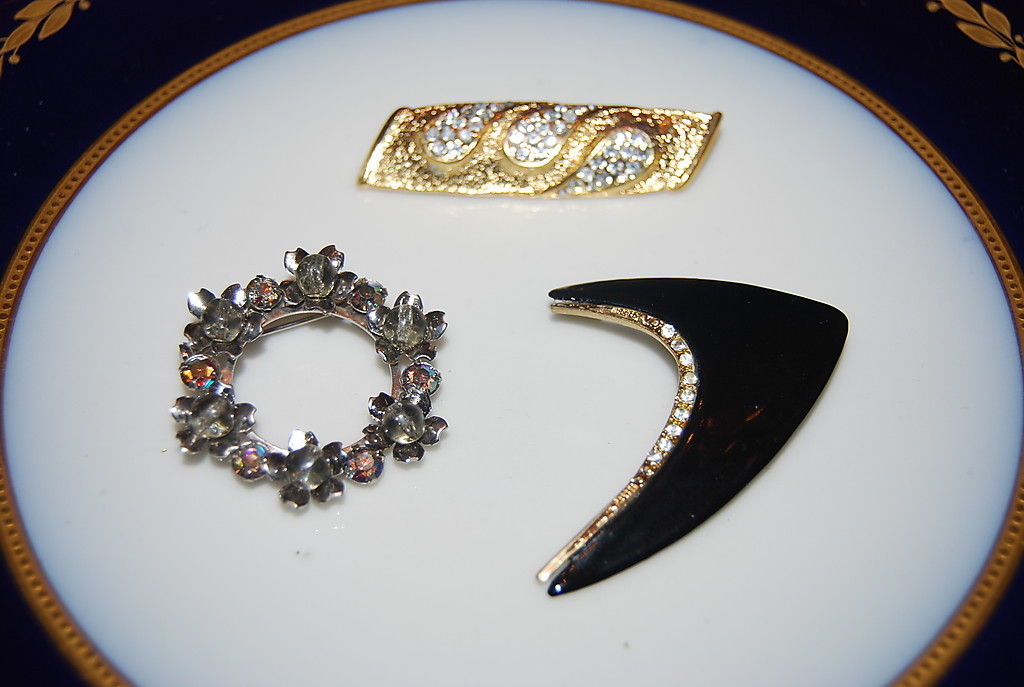 WONDERFUL VINTAGE SET OF THREE ASSORTED PINS OR BROOCHES AS PER PICTURES # M-021