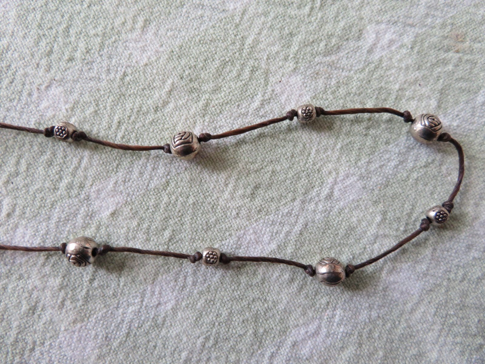 VINTAGE – APPROX. 20″ LONG BLACK & SILVER BEADED- HEART SHAPED NECKLACE