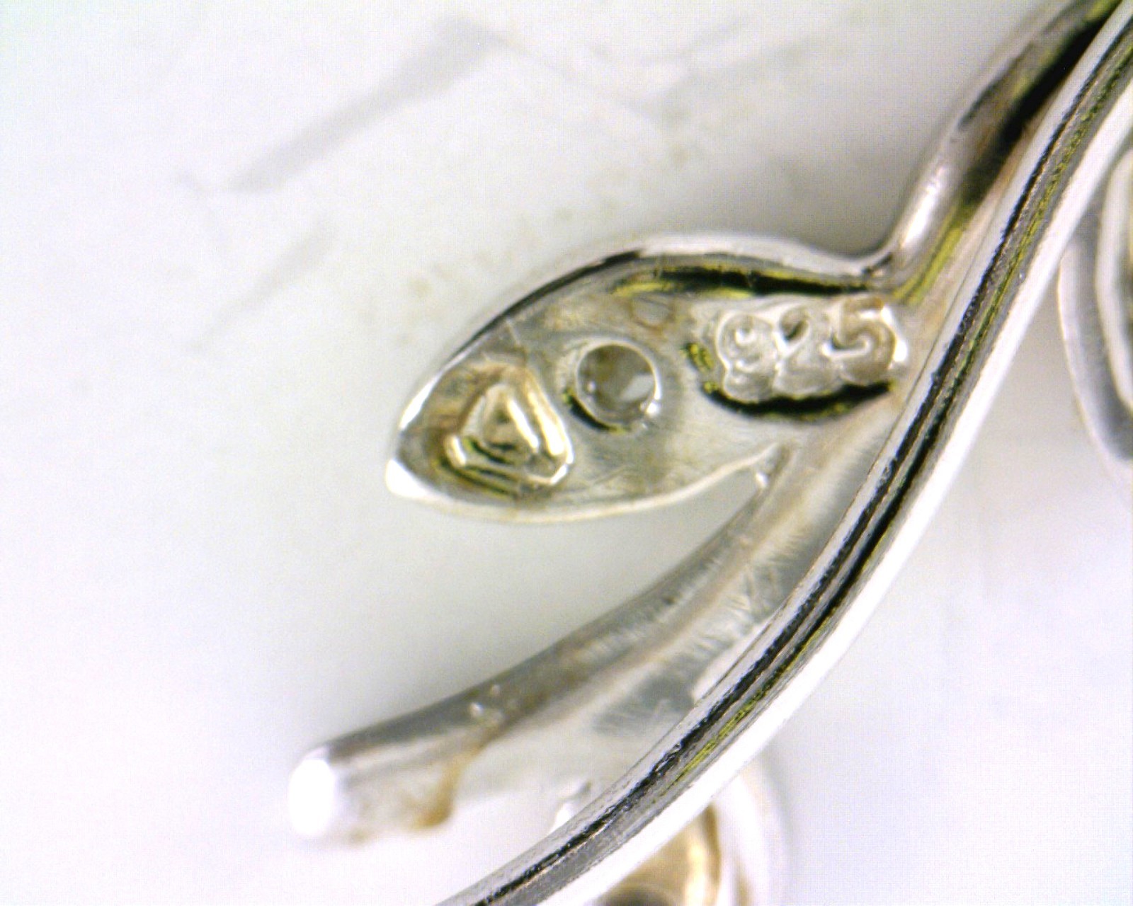 BEAUTIFUL STERLING SILVER CZ VINTAGE VINE EAR PINS JOSE JAY NIB # J365