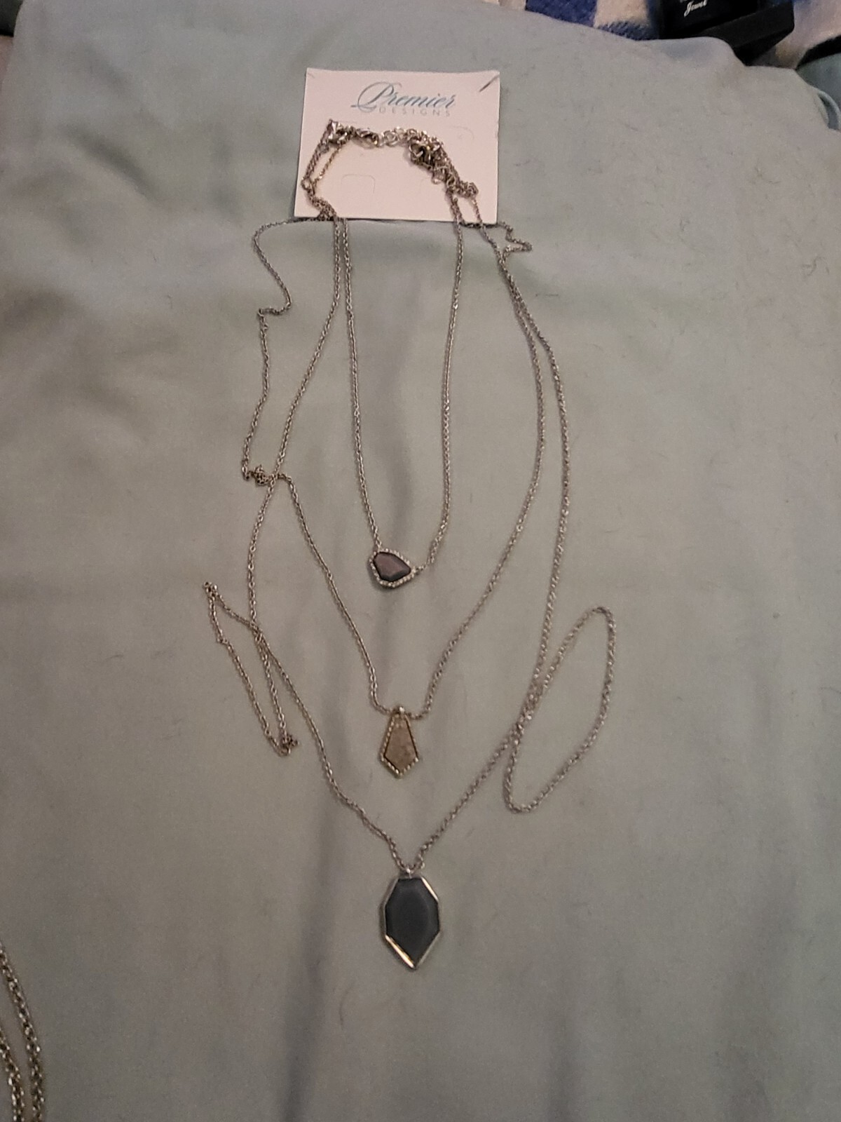 PREMIER DESIGN NECKLACE – SILVER LAKE