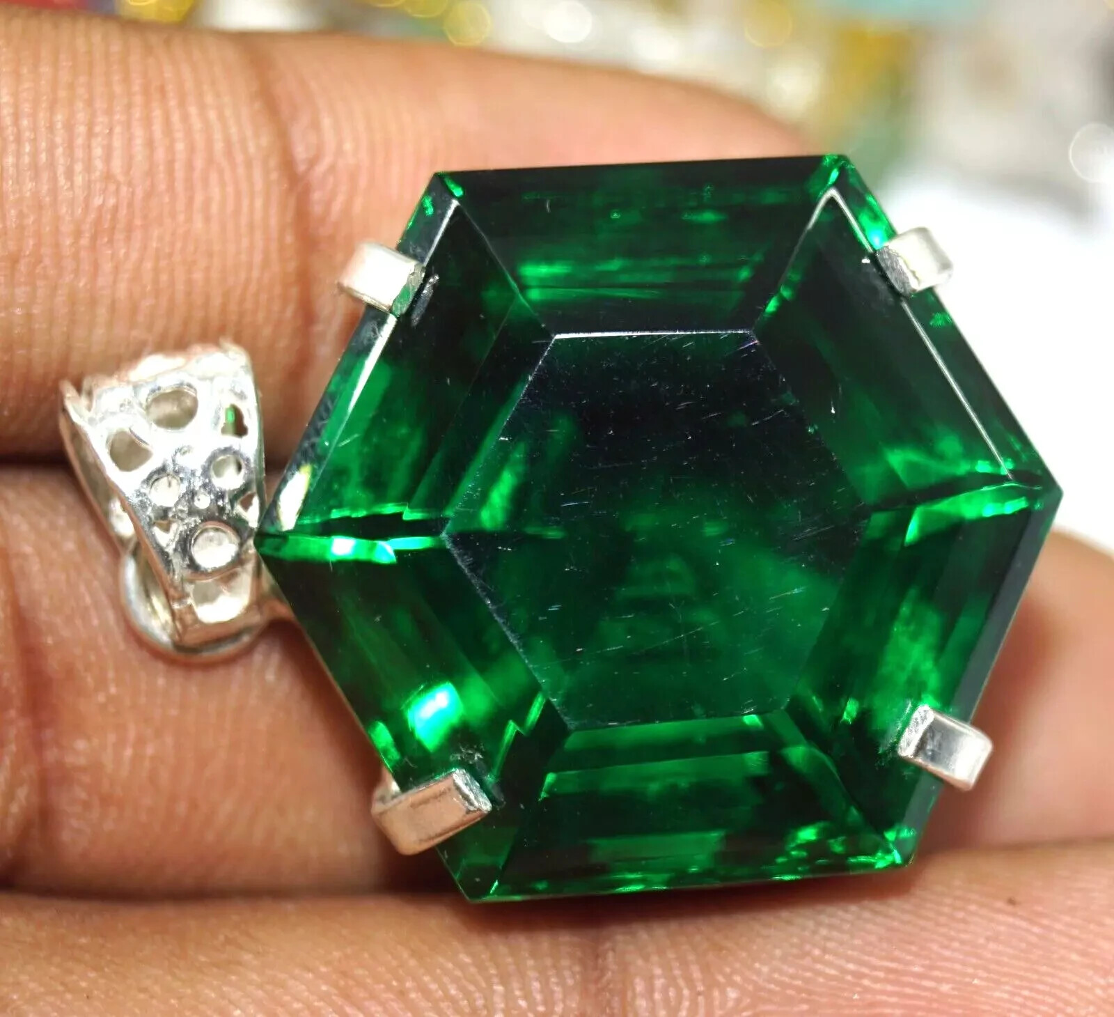 Certified Natural Hexagon Cut 84.50 Ct Green Topaz Pendant Loose Gemstone