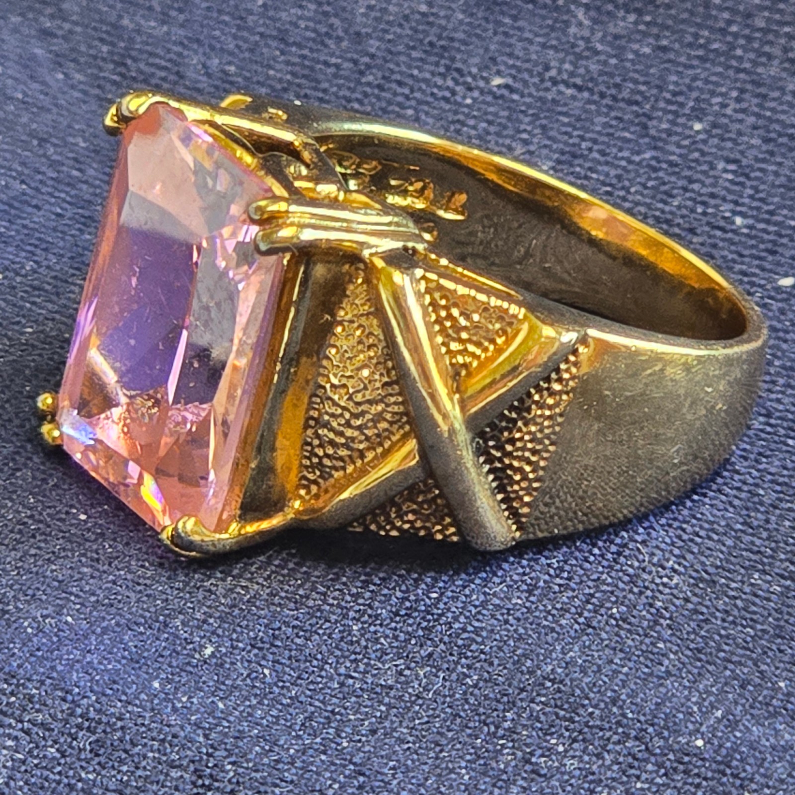 Sterling Silver Ring 9.8g Fine Jewelry Size 6.5 Band Pink Stone *READ*
