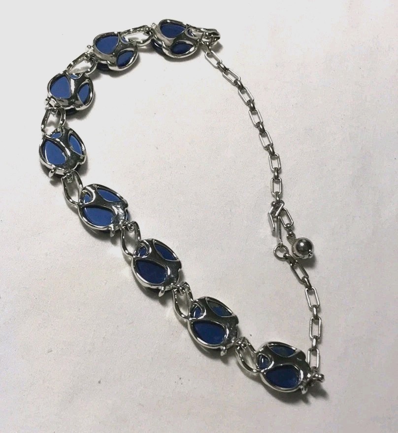 Shimmering Blue Stone necklace/ silver tone_ Very Good Used Condition