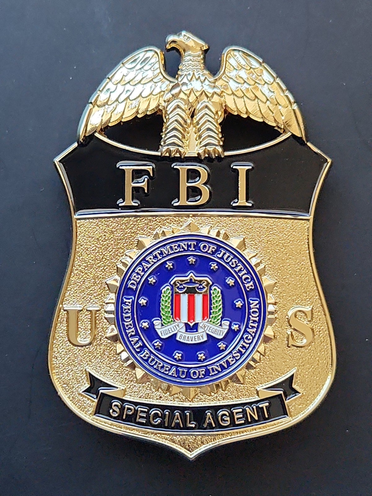 FBI Replica Metal Badge with Holder, for Cosplay, Movie Prop, and Collectors