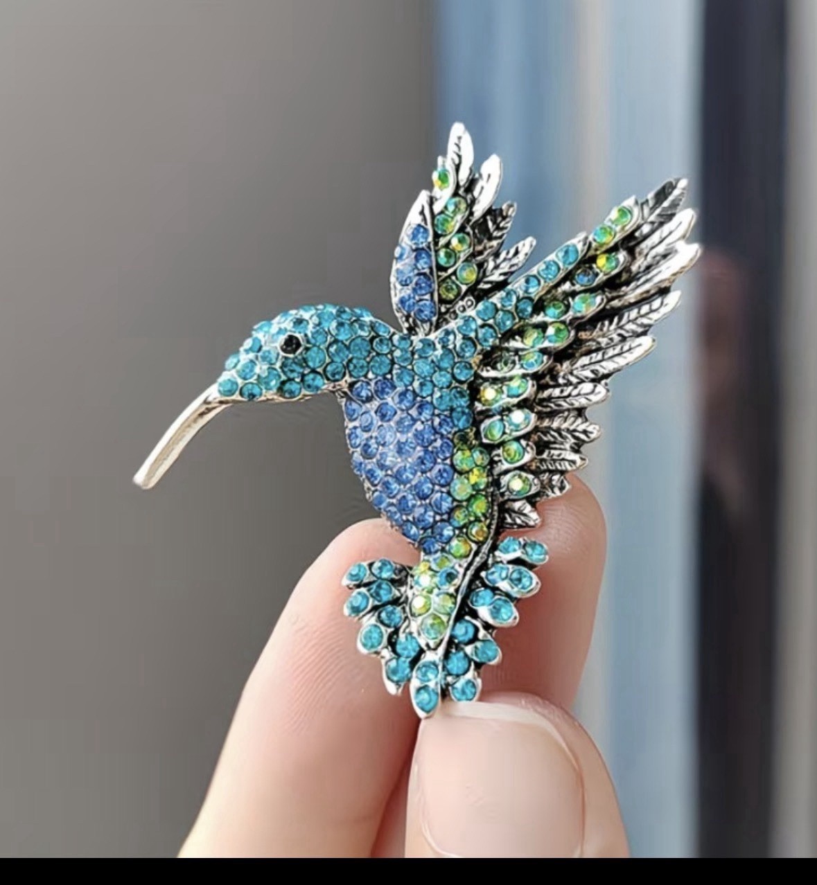 Blue Green Crystal Hummingbird Bird Brooch Pin Rhinestone Vintage Style