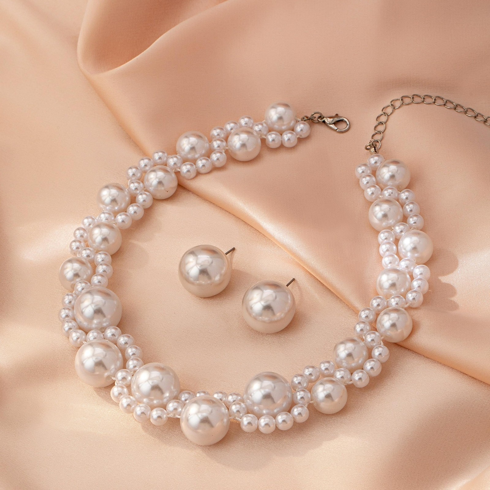 Chunky White Faux Pearl Choker Necklace for Women – Statement Wedding Jewelry Gi