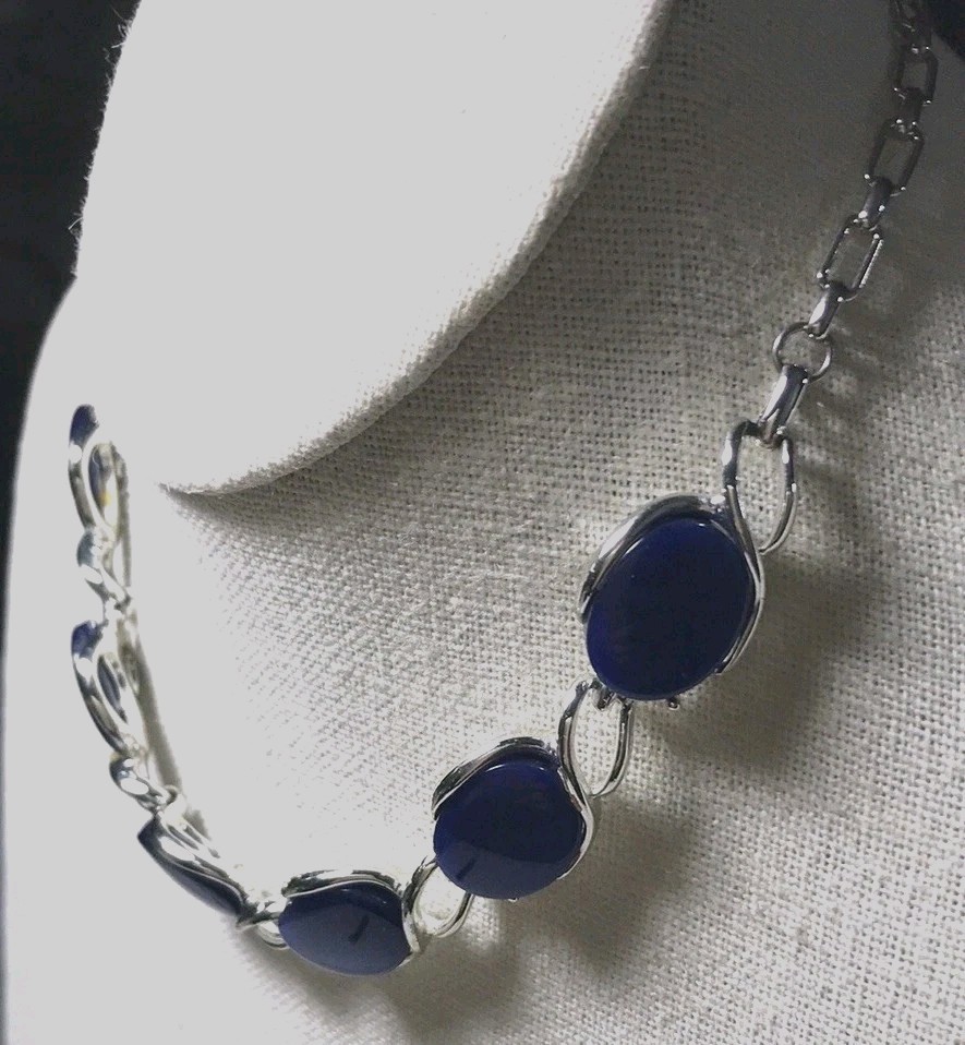 Shimmering Blue Stone necklace/ silver tone_ Very Good Used Condition