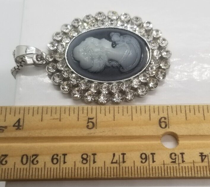 CAMEO Sparkling Silver Tone Blue White Rhinestones Broch & Necklace