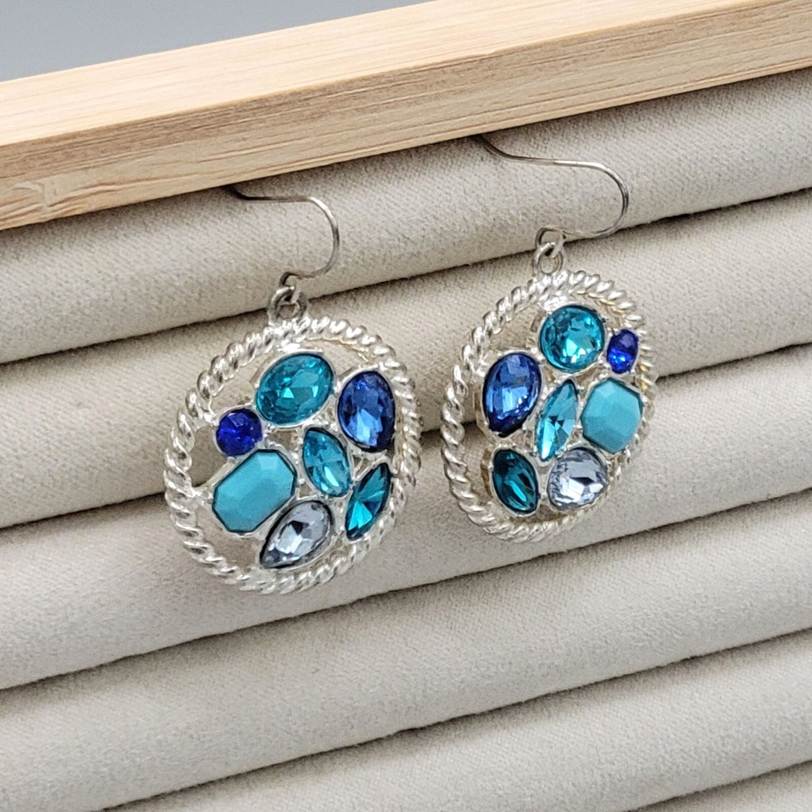 Womens Silver Tone Round Earrings With Blue White Beads Fish Hooks 1 in Diameter
