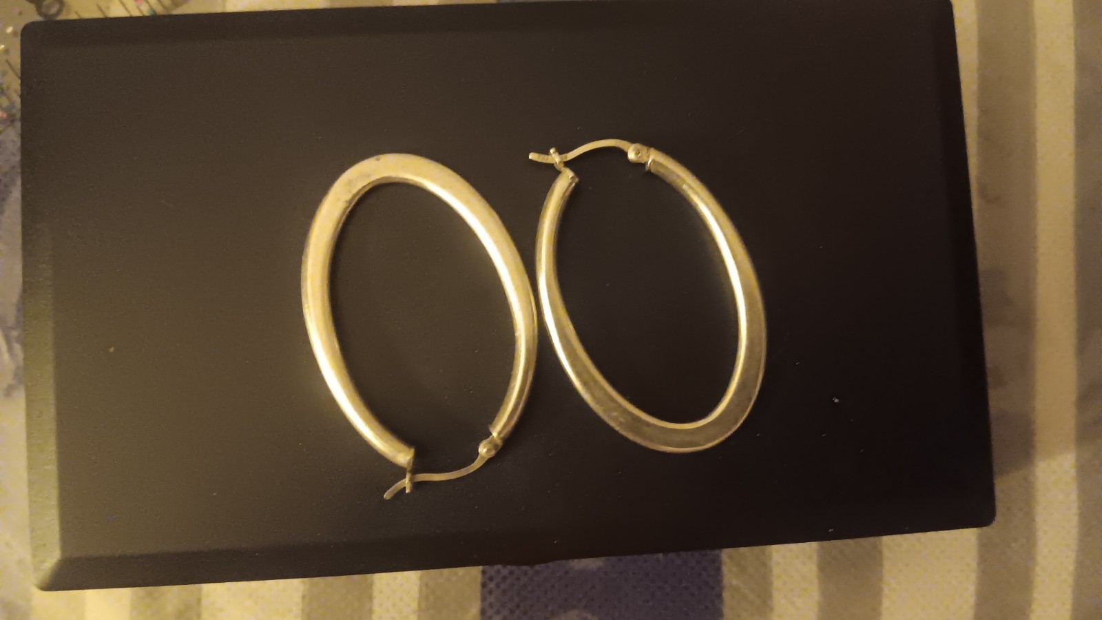 Vintage 925 Silver Metal Round Hoop Earrings Pair, Latch Back Closure, No Stone
