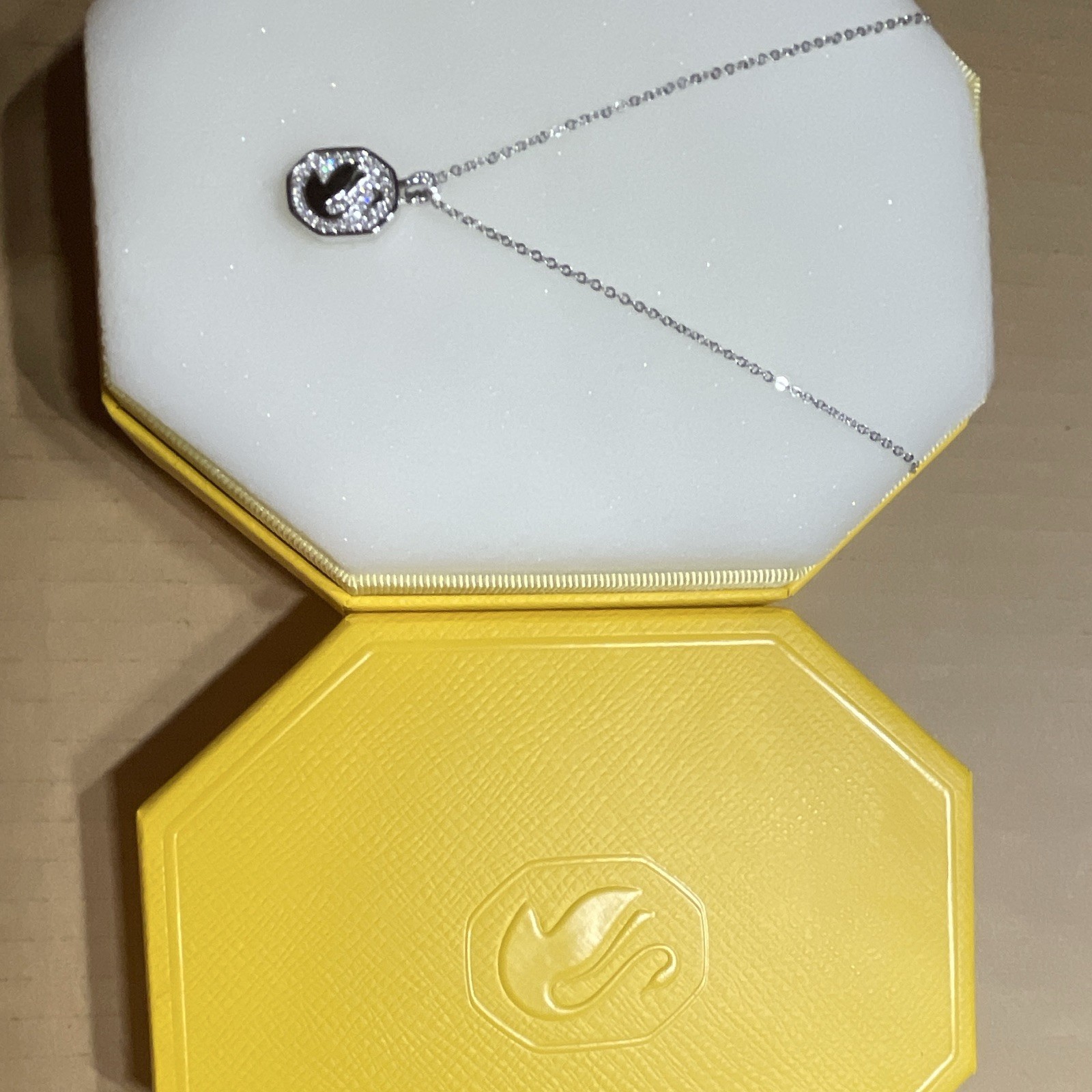 Swarovski Crystal Pavé Swan Oval Pendant Necklace Silver-Tone Cable Chain