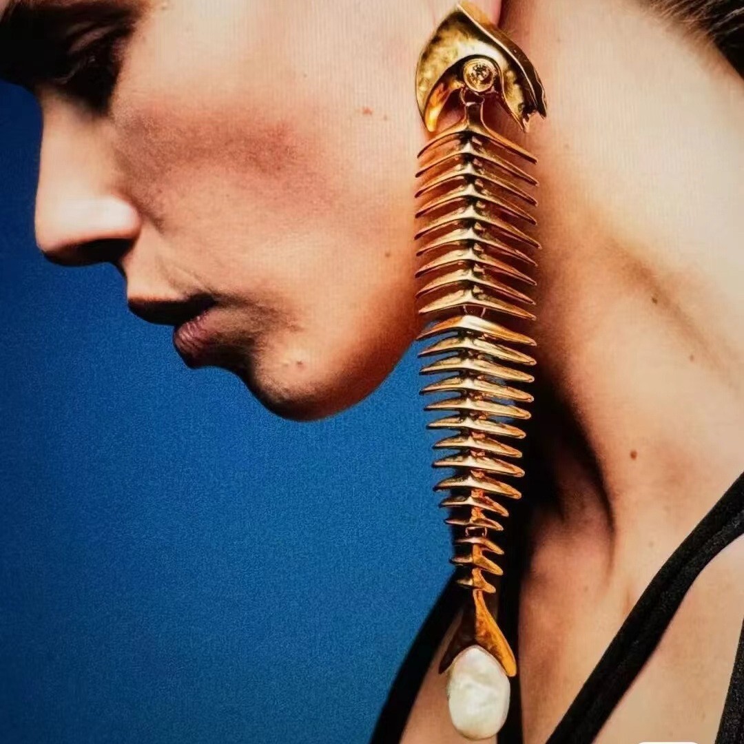 New fish bone with baroque pearl shoulder earrings