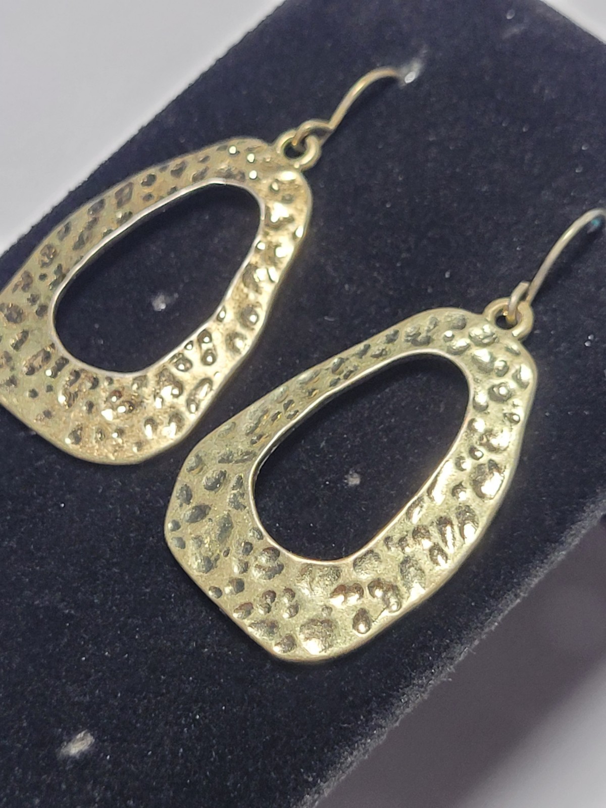 Bold Goldtone Hammered Texture Open Teardrop Hoop Earrings Hook Women’s Jewelry