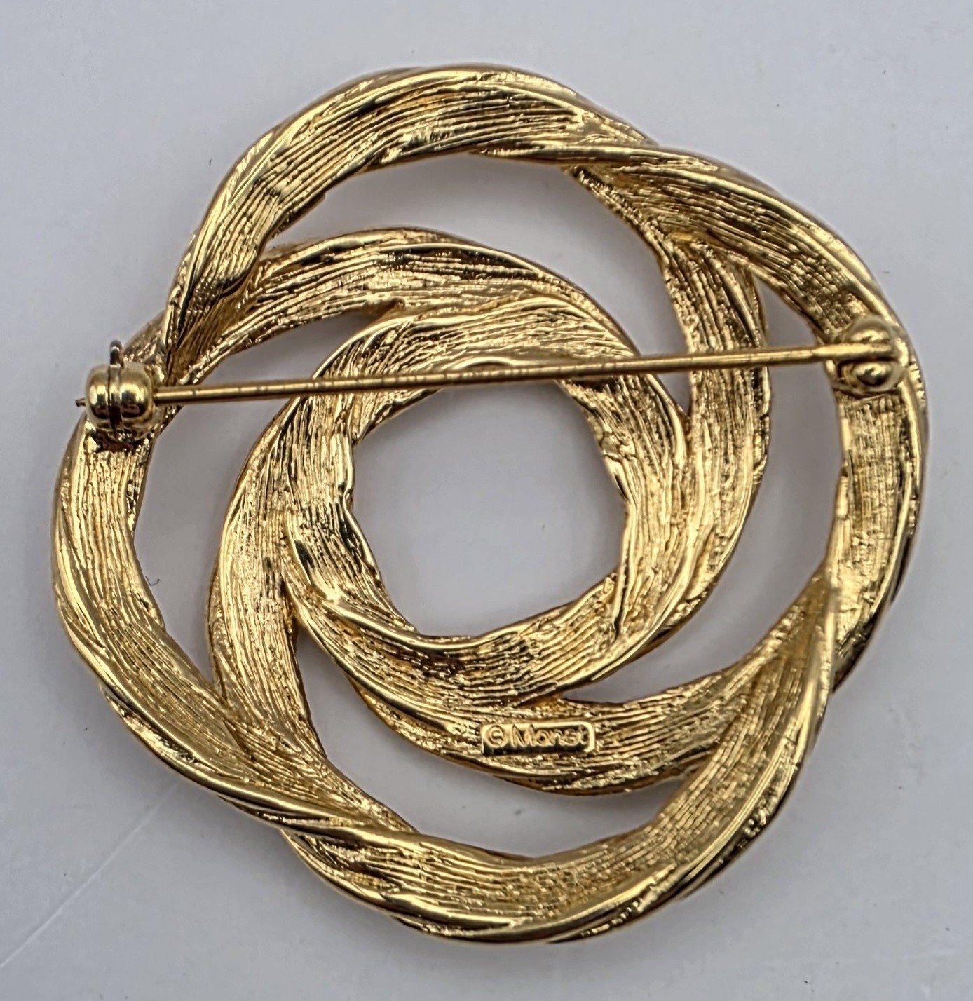 Vintage Gold Tone Monet Woven Eternity Circle Knot Brooch Pin Signed Love Beauty