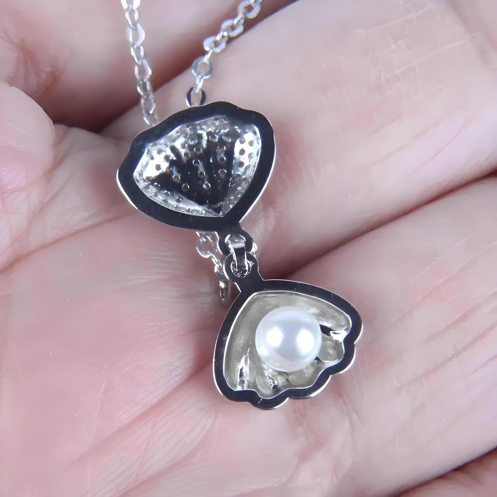 Crystal Clam Shell Oyster Pearl Pendant Necklace, 18 Inch Chain with 2 Inch Exte