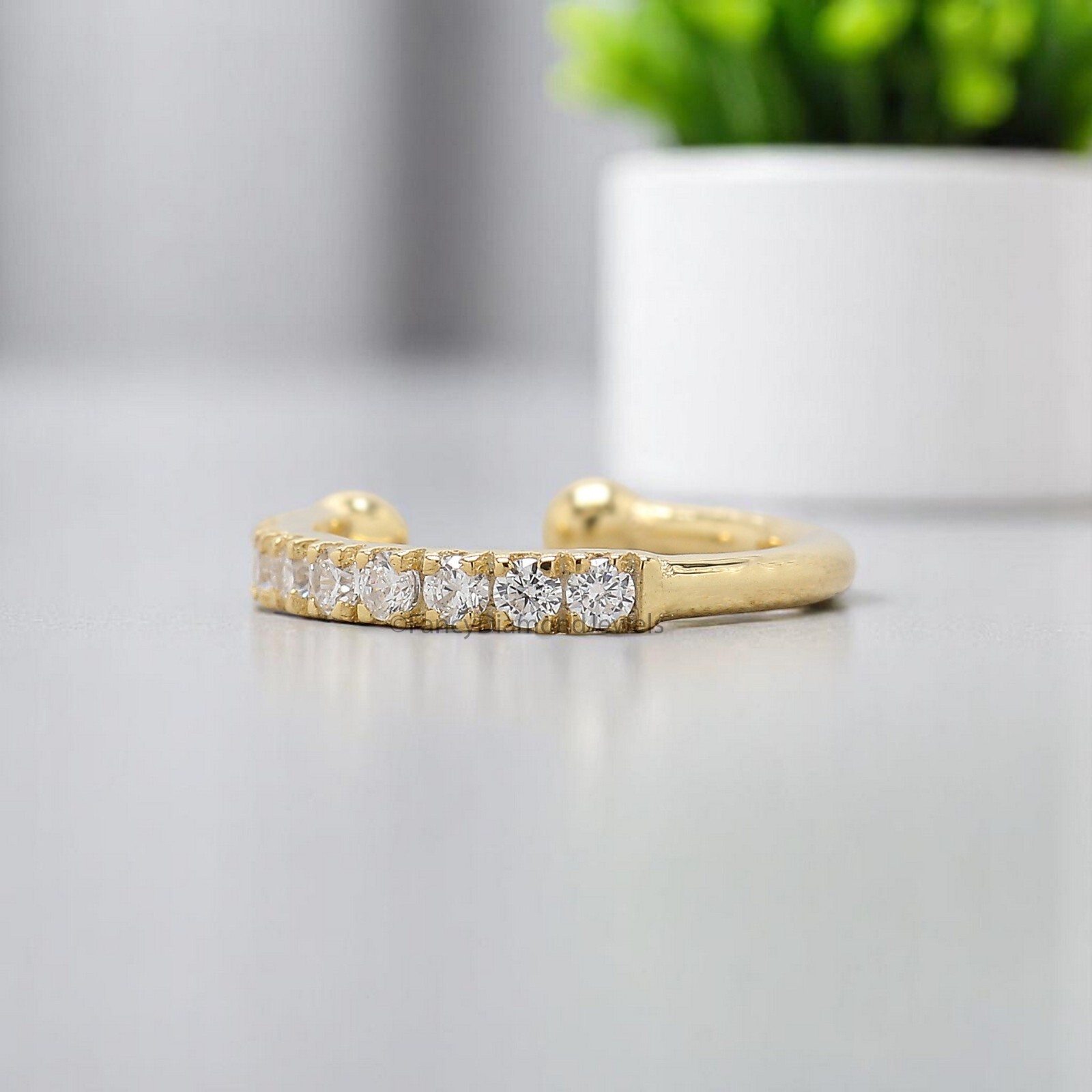 Round Brilliant Cut Colorless Moissanite Diamond Ear Cuff Conch Ear Cuff FD367