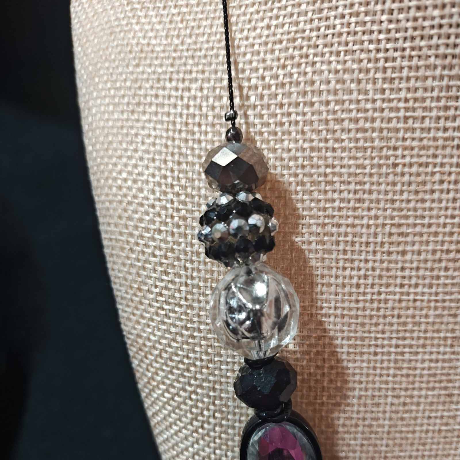 NY Brand Black and White Crystal Beaded Statement Necklace 21” Plus Extender