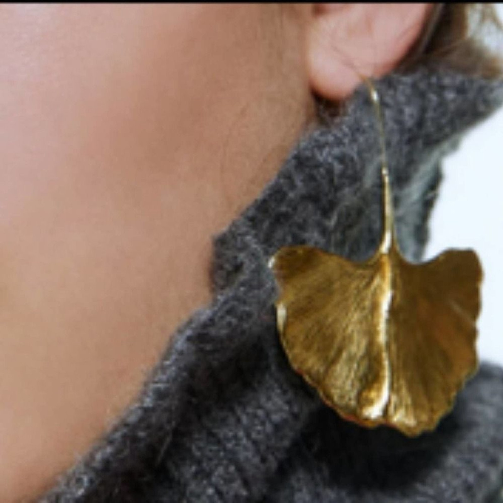 Ginkgo Leaf Gold tone Fan Statement Drop Earrings NEW! 630A4