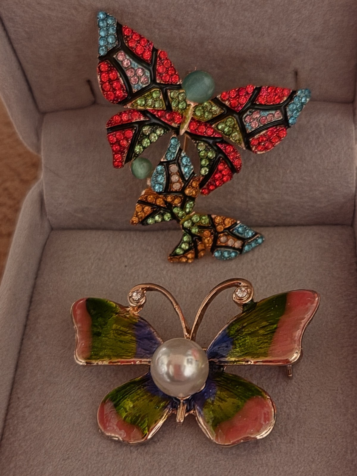 Beautiful Multicolor Rhinestone Butterfly Brooch Pin Lot P2-111-1