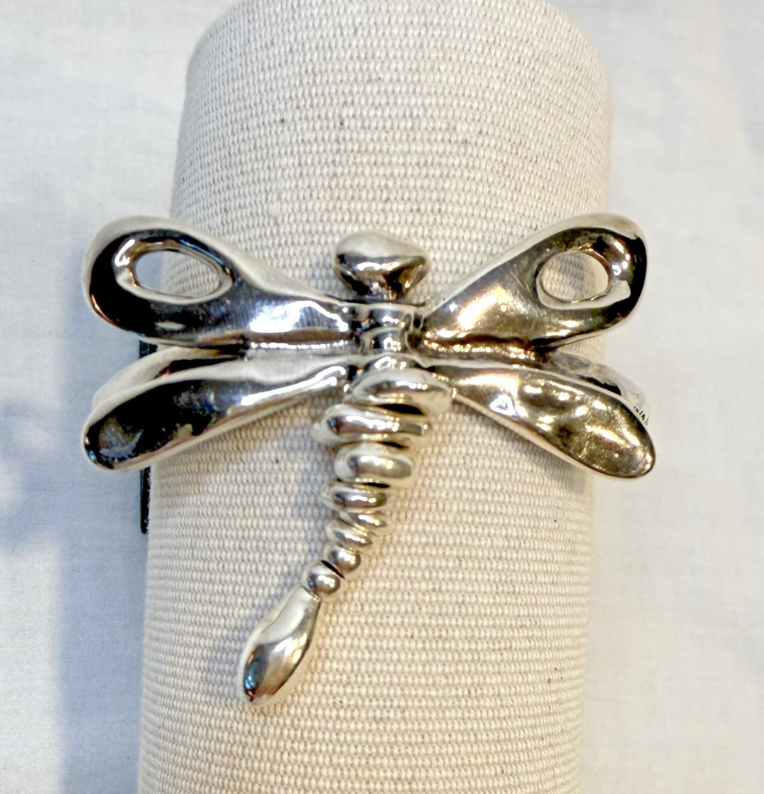 UNOde50 Bangle Cuff Bracelet with Dragonfly Size L