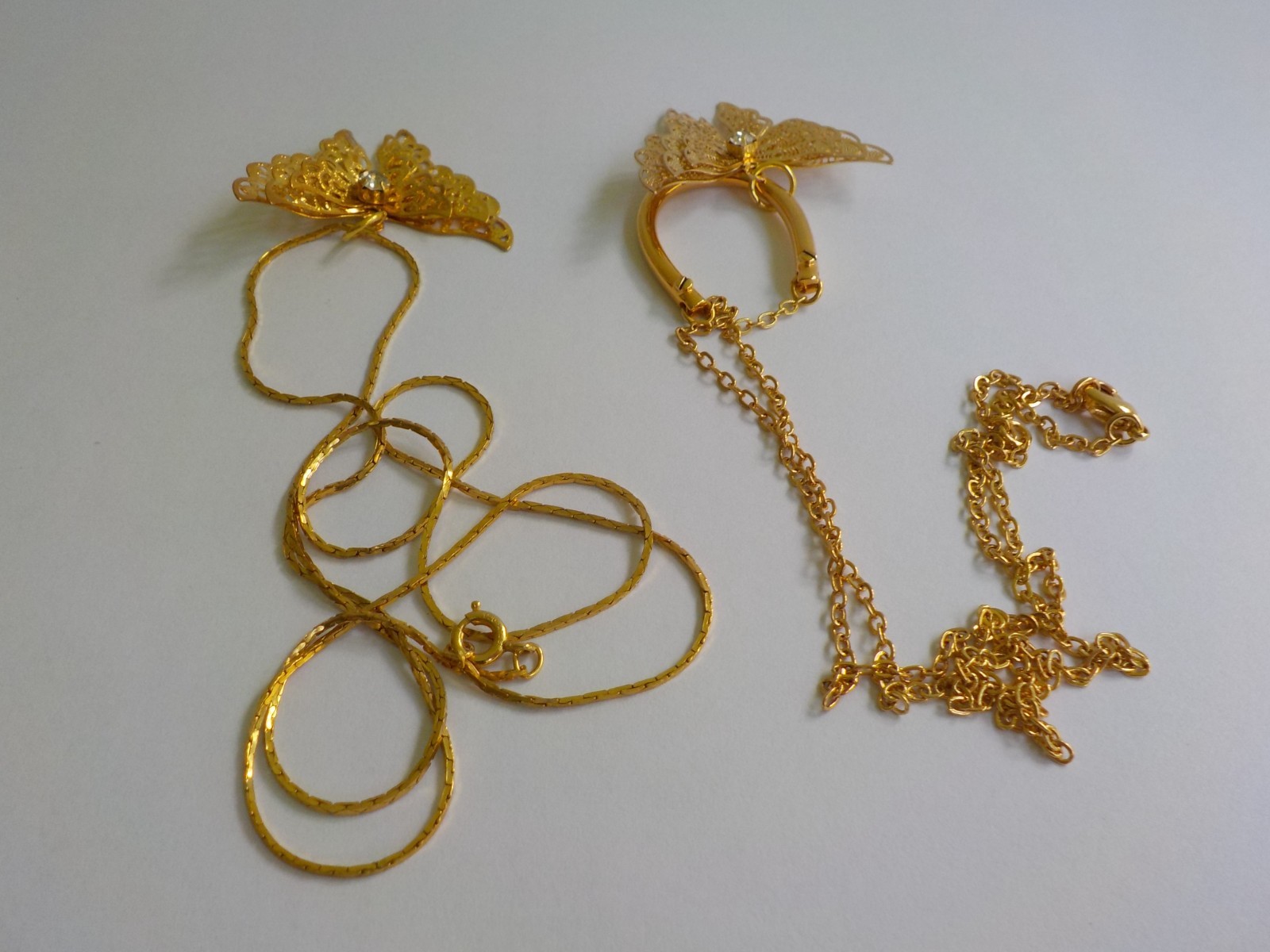 Dimensional Butterfly Necklace Rhinestone Gold Tone Metal Pendant Chain Total 2