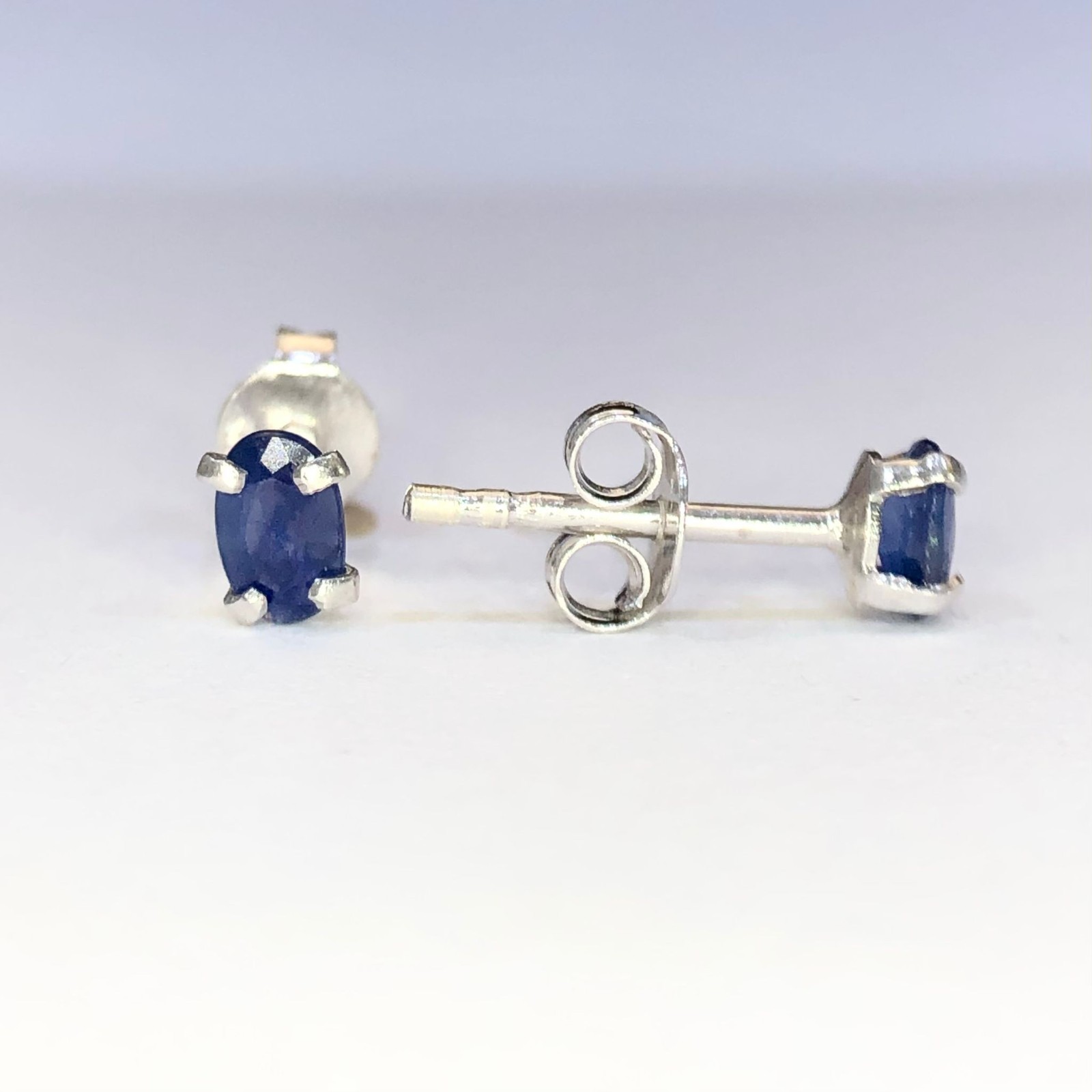 925 Sterling silver Earing Oval Sapphire Kanchanaburi 5X3 MM Gemstone Jewelry
