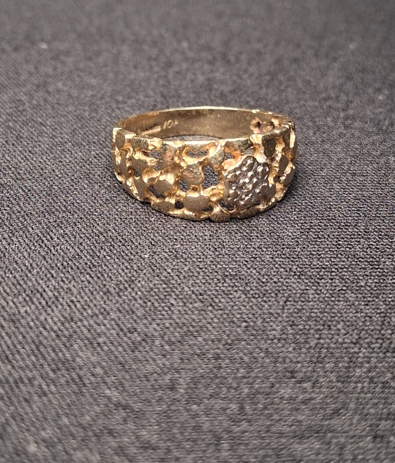 Vintage Solid 10kt Yellow Gold Nugget Style Ring