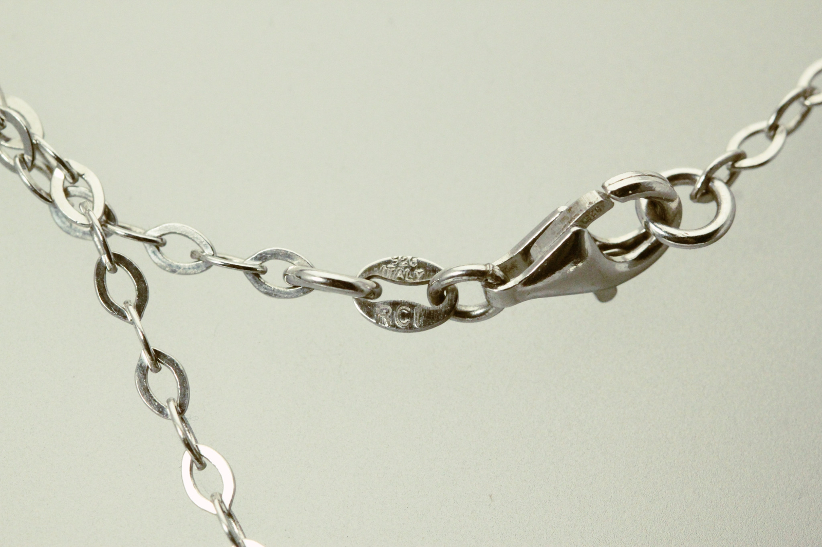 925 Sterling Silver Circle Hoops Station Necklace 13.3 grams (NEC5695)