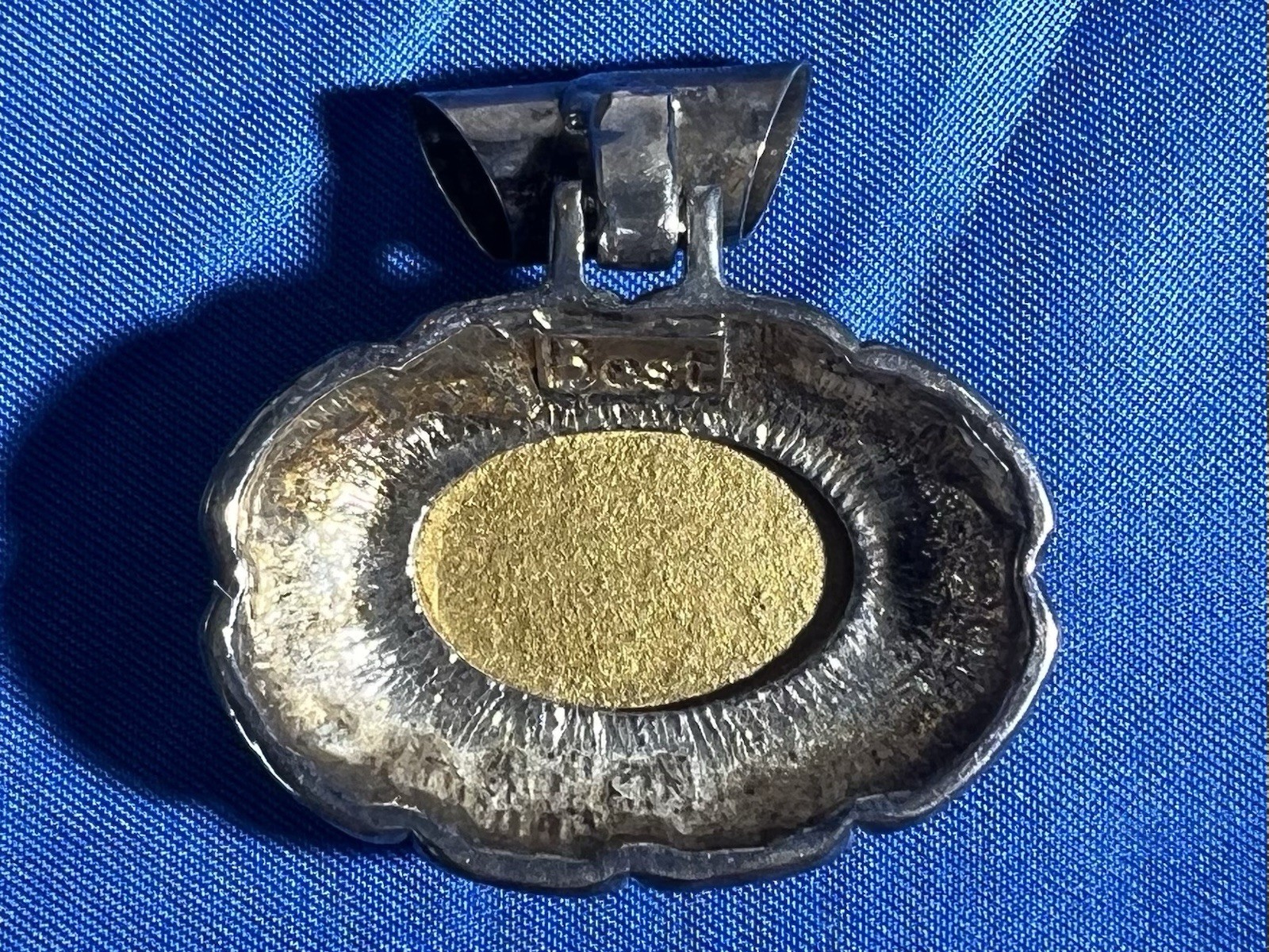 Vintage Signed Best Animal Print Pendant 1.5″ x 1.3/8″ Silver Tone