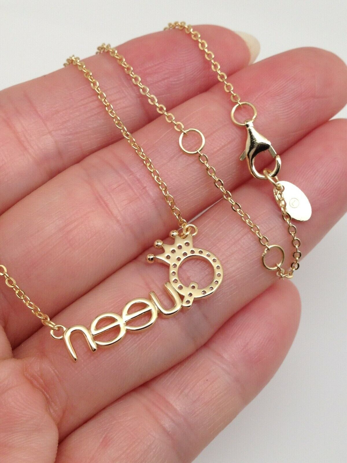 925 Sterling Silver CZ Gold Queen Script Pendant Necklace Women 24mm/0.94″ 17.5″