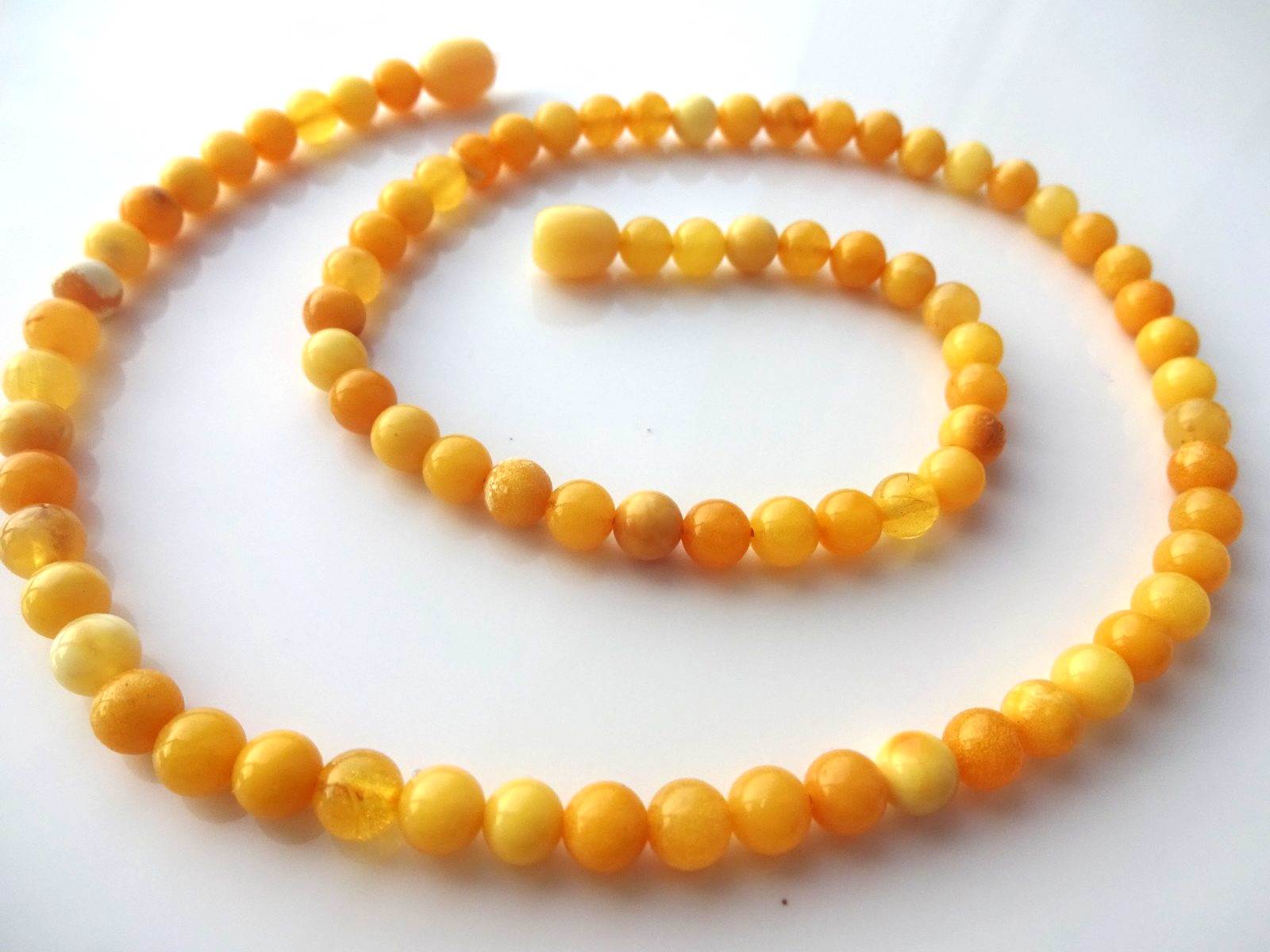 Genuine Baltic Amber Necklace – Natural Butterscotch Beads – 17.7 Inches, 45cm